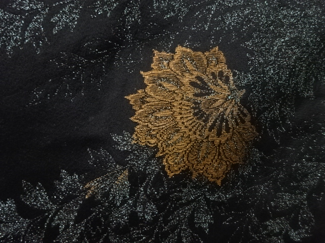 アンティーク　漆草花模様織出し絵羽織